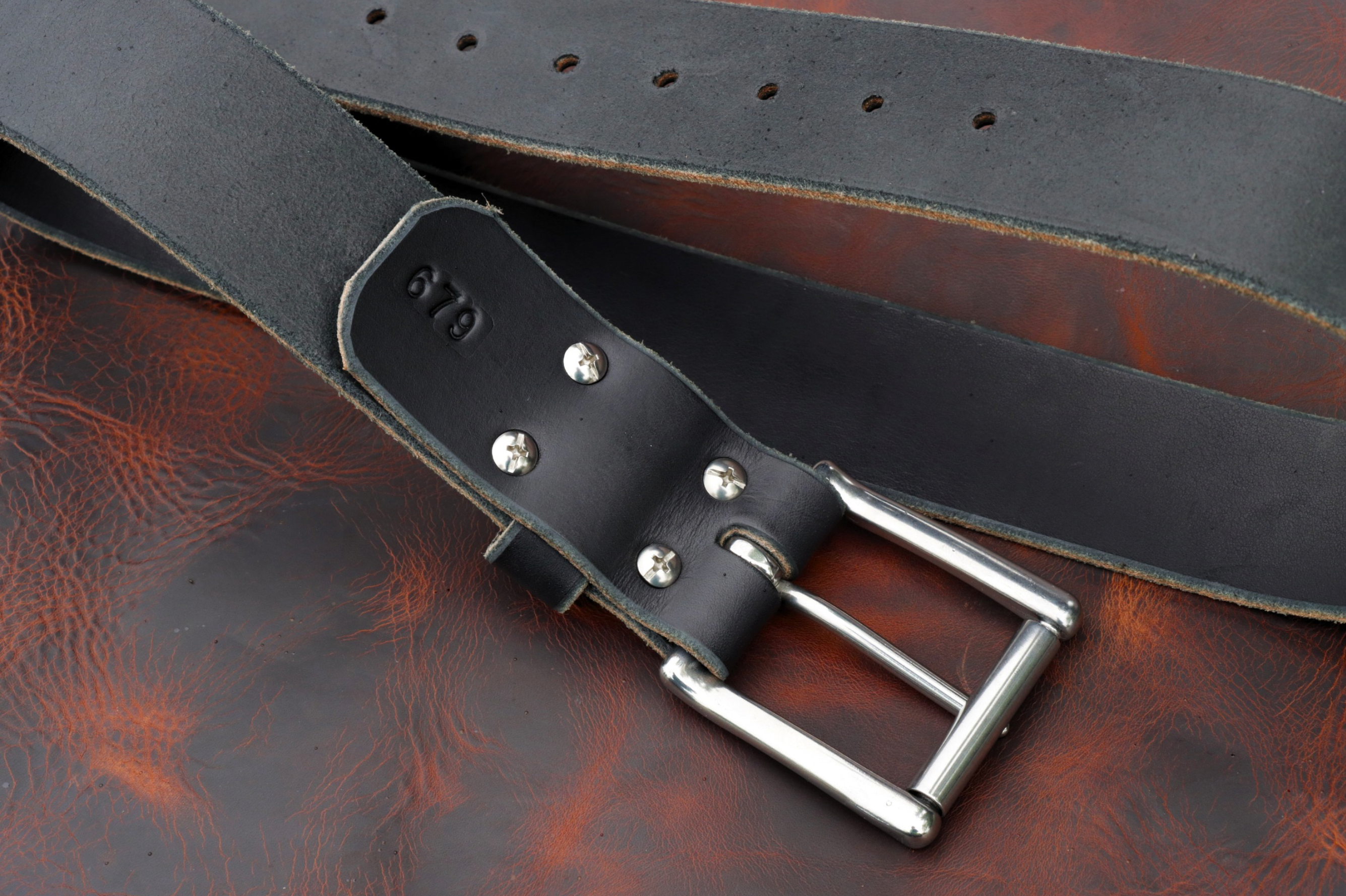 Black 1¾″ heavy-duty leather work belt – The Man Belt, handcrafted for blue-collar men (buckle)