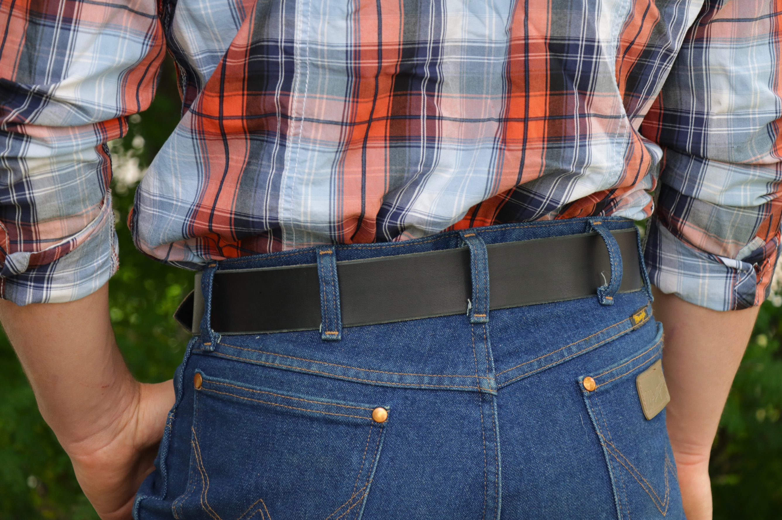 Black 1¾″ heavy-duty leather work belt – The Man Belt, handcrafted for blue-collar men (back)