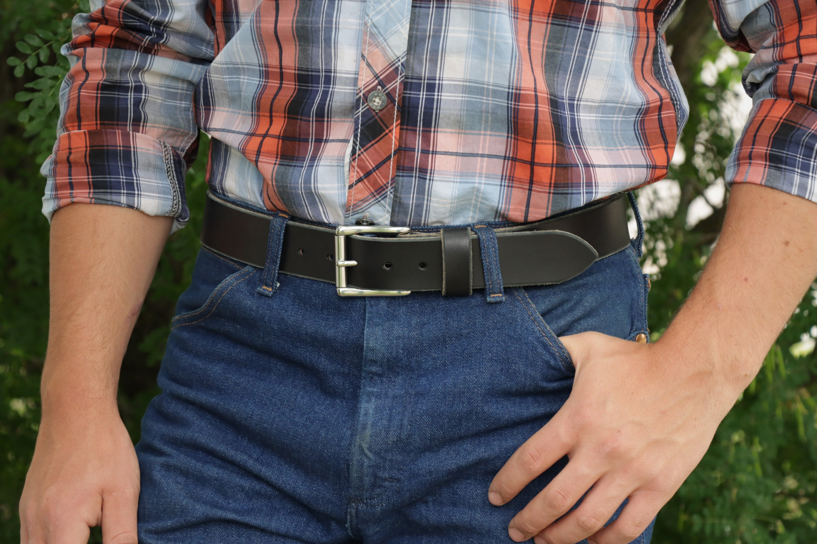 1½ inch black heavy-duty leather work belt for men (front)